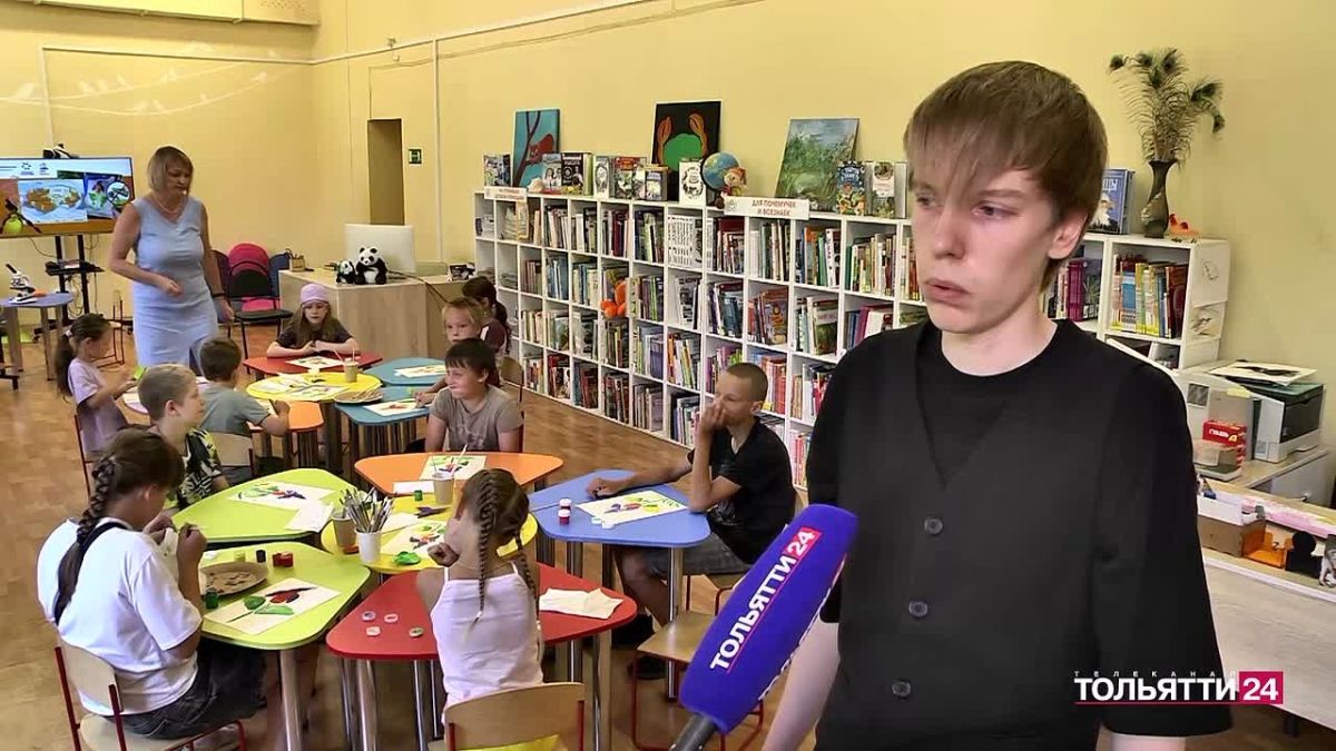 Творческая работа руками и новые знания! В модельной библиотеке Тольятти «Для друзей» прошёл эколого-краеведческий мастер-класс по изготовлению открыток в необычной технике