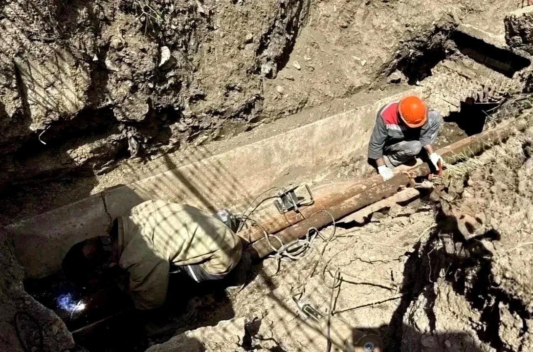 #Своих не бросаем Министр энергетики и ЖКХ Самарской области Виталий Брижань вместе со своим коллегой из... #Своих не бросаем Министр энергетики и ЖКХ Самарской области Виталий Брижань вместе со своим коллегой из...