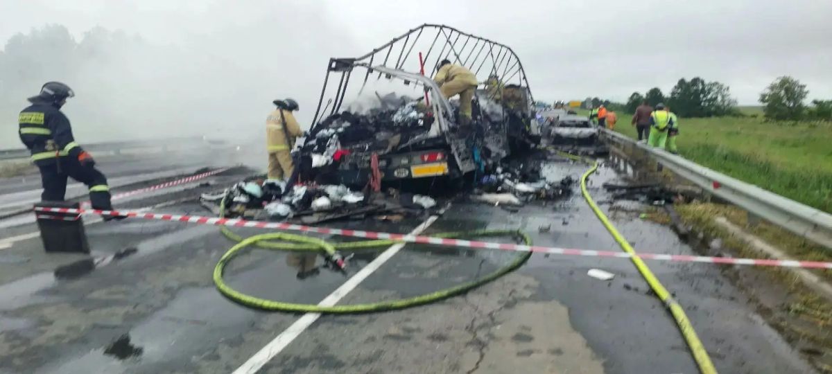 Три человека погибли в массовом ДТП в Самарской области Три человека погибли в массовом ДТП в Самарской области