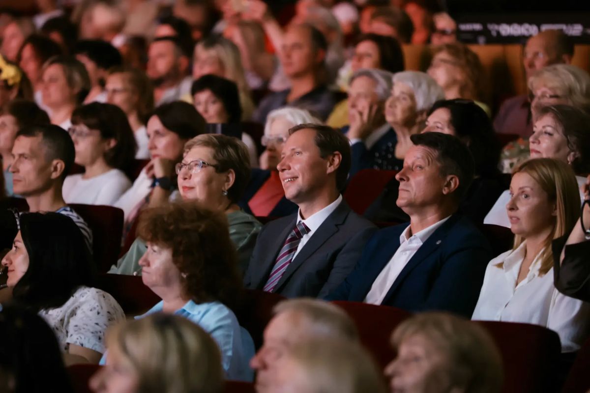 Вячеслав Федорищев: С Полномочным представителем Президента России в ПФО Игорем Анатольевичем Комаровым вручили награды сотрудникам АВТОВАЗа Вячеслав Федорищев: С Полномочным представителем Президента России в ПФО Игорем Анатольевичем Комаровым вручили награды сотрудникам АВТОВАЗа