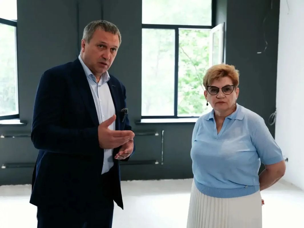 Глава города Самары Иван Носков проинспектировал ход капитального ремонта в городских библиотеках Глава города Самары Иван Носков проинспектировал ход капитального ремонта в городских библиотеках