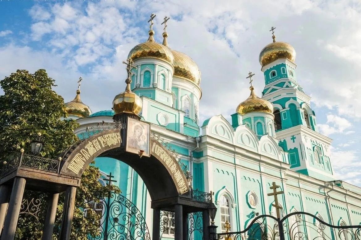 21 июля Православная церковь отмечает праздник в честь явления Казанской иконы Божией Матери — одного из самых почитаемых образов Богородицы