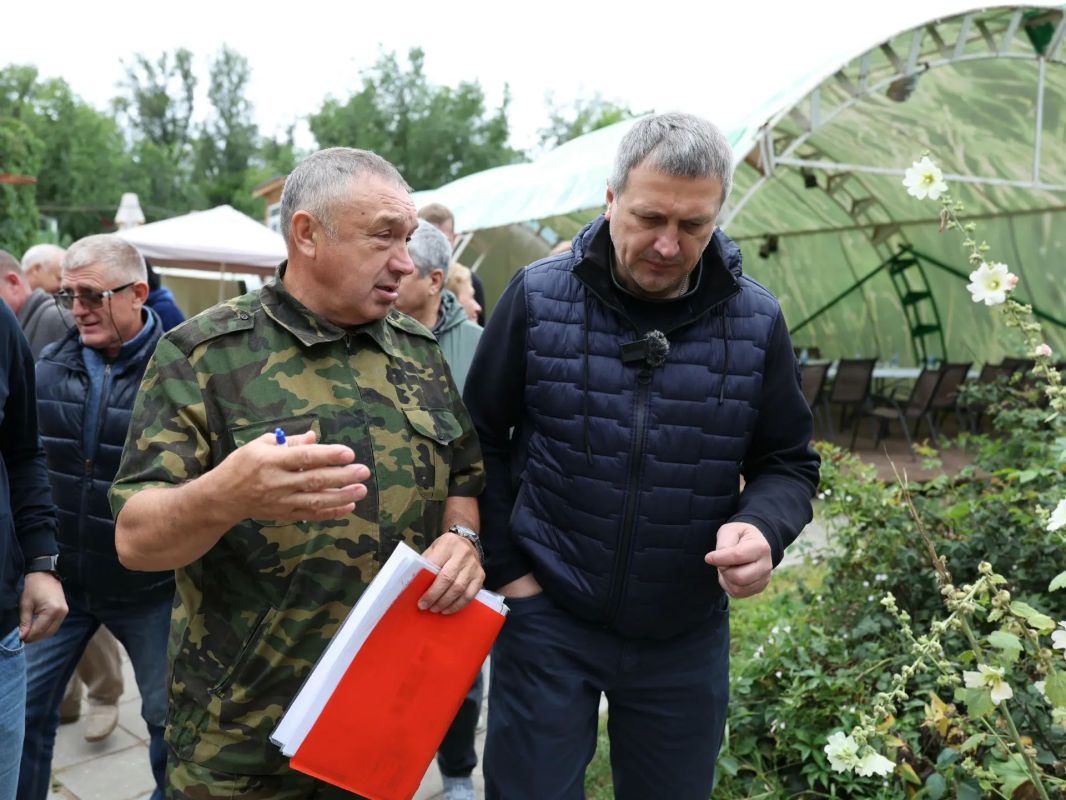 Иван Носков: Совместно с министром экологии Самарской области Артемом Ефимовым и руководителем регоператора АО «Экология» Максимом Паисом провел рабочую встречу с предпринимателями, работающими на островах Волги – Поджабном... Иван Носков: Совместно с министром экологии Самарской области Артемом Ефимовым и руководителем регоператора АО «Экология» Максимом Паисом провел рабочую встречу с предпринимателями, работающими на островах Волги – Поджабном...