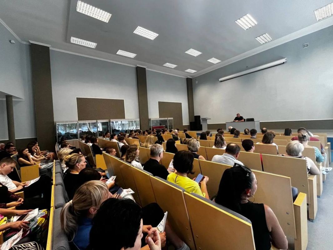 Сотрудники #ГосавтоинспекцииСызрани провели беседу с сотрудниками машиностроительного завода АО «ТЯЖМАШ» Сотрудники #ГосавтоинспекцииСызрани провели беседу с сотрудниками машиностроительного завода АО «ТЯЖМАШ»