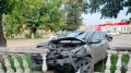Под Самарой Hyundai протаранил декоративную ограду