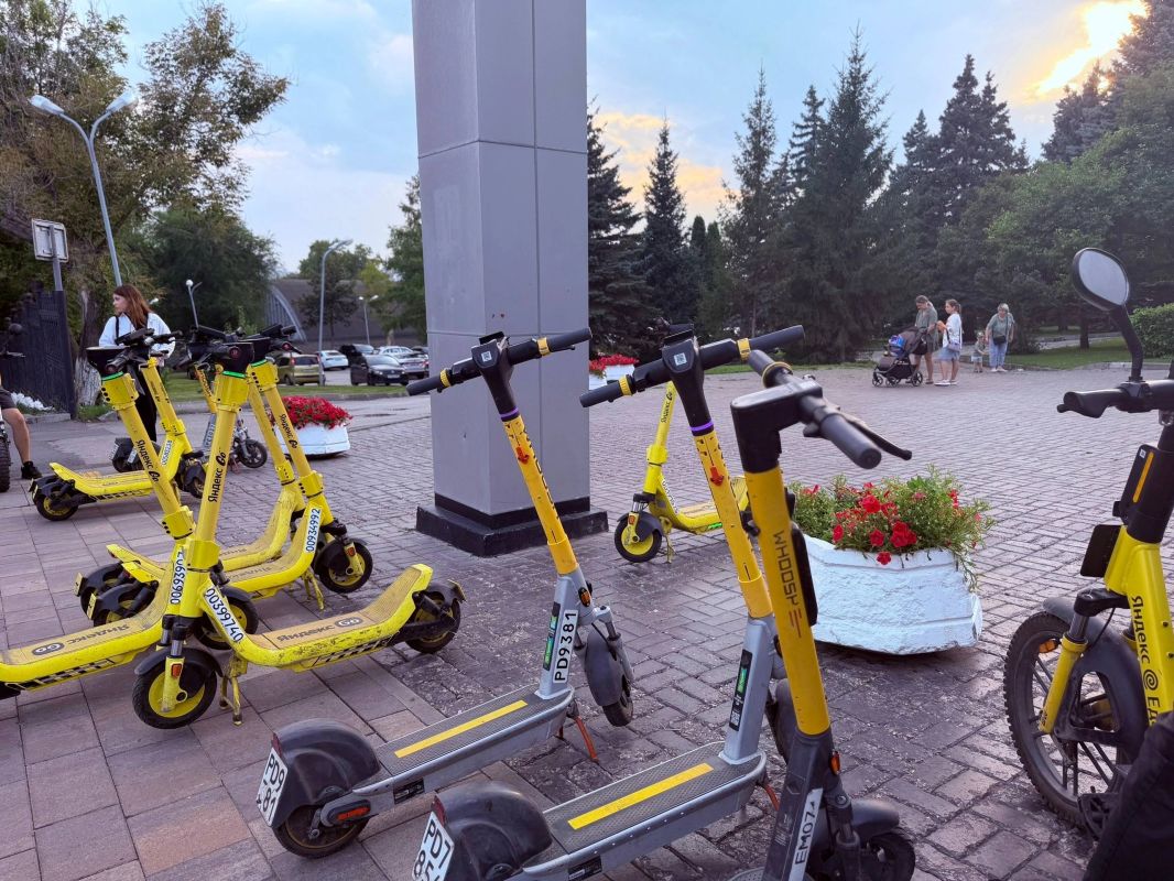 Сотрудники Госавтоинспекции города Самары провели профилактические беседы в парковых зонах и на пешеходных переходах Сотрудники Госавтоинспекции города Самары провели профилактические беседы в парковых зонах и на пешеходных переходах