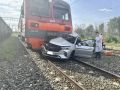 В Самарской области транспортная прокуратура проверяет обстоятельства столкновения пригородного поезда с легковым автомобилем
