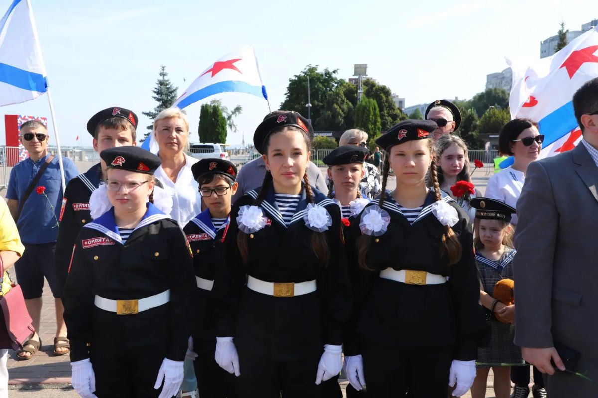 330-летие Военно-морского флота отметили на самарской набережной