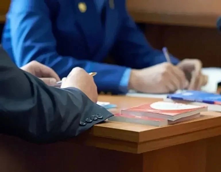 По иску прокурора Промышленного района г. Самары суд взыскал с директора коммерческой организации, фактически уклонившегося от уплаты налога, сумму причиненного государству ущерба