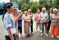 В Парке Победы сотрудники Госавтоинспекции Тольятти провели утреннюю зарядку для участников клуба «Долголетие»