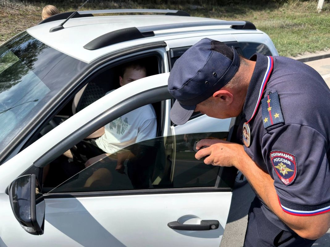 В настоящее время на территории города Тольятти проводятся профилактические рейды, направленные на выявление грубых нарушений Правил дорожного движения в области несоблюдения требований к светопропусканию стёкол (тонировке)