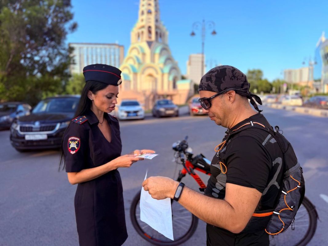 Госавтоинспекция г.Самары активно проводит беседы на свежем воздухе, причем в разных форматах и для всех категорий участников: Госавтоинспекция г.Самары активно проводит беседы на свежем воздухе, причем в разных форматах и для всех категорий участников: