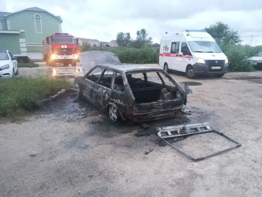 Ночью в Подстепках сгорел автомобиль Ночью в Подстепках сгорел автомобиль