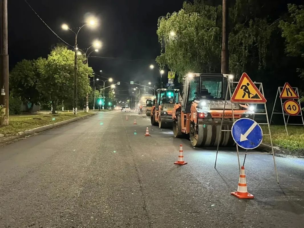 В 2026 году в рамках национального проекта «Инфраструктура для жизни» ведутся работы на участках дорог, обеспечивающих подъезд к школам олимпийского резерва, стадионам, спорткомплексам и детским секциям В 2026 году в рамках национального проекта «Инфраструктура для жизни» ведутся работы на участках дорог, обеспечивающих подъезд к школам олимпийского резерва, стадионам, спорткомплексам и детским секциям
