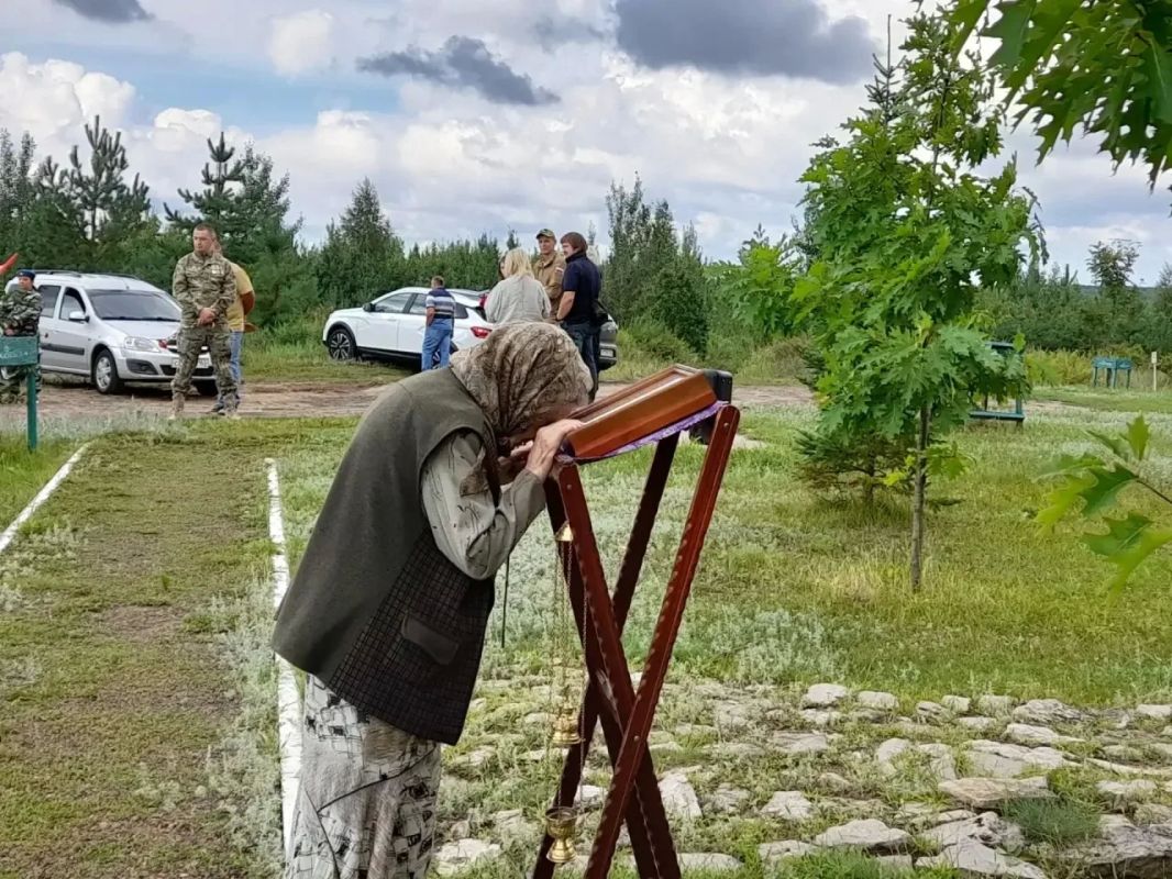 Тысячи деревьев здесь - живая нить, связывающая поколения Тысячи деревьев здесь - живая нить, связывающая поколения