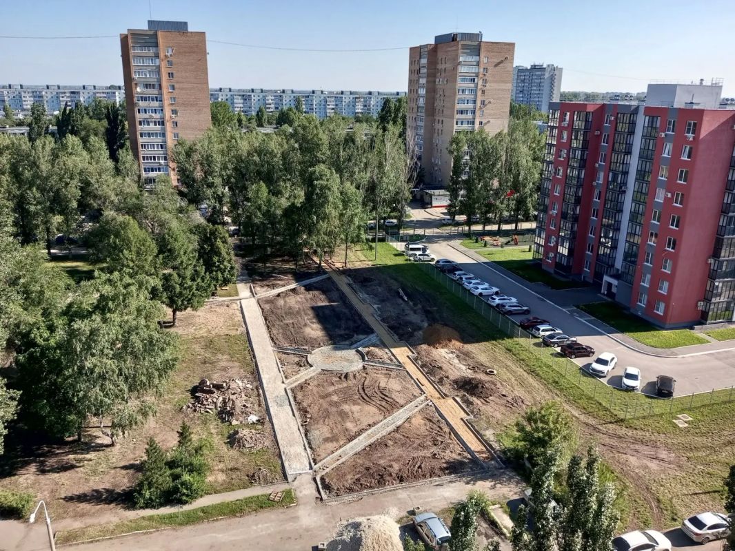 Город становится красивее. 4 квартал бульвар Курчатова