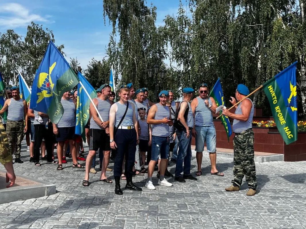 Символично, что в один день мы отмечаем два важных события: память святого пророка Илии и День Воздушно-десантных войск России Символично, что в один день мы отмечаем два важных события: память святого пророка Илии и День Воздушно-десантных войск России