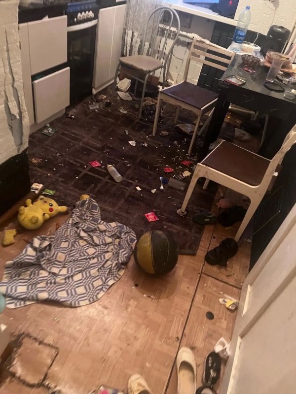 Пятеро детей забрали из неблагополучной семьи в Чапаевске Пятеро детей забрали из неблагополучной семьи в Чапаевске
