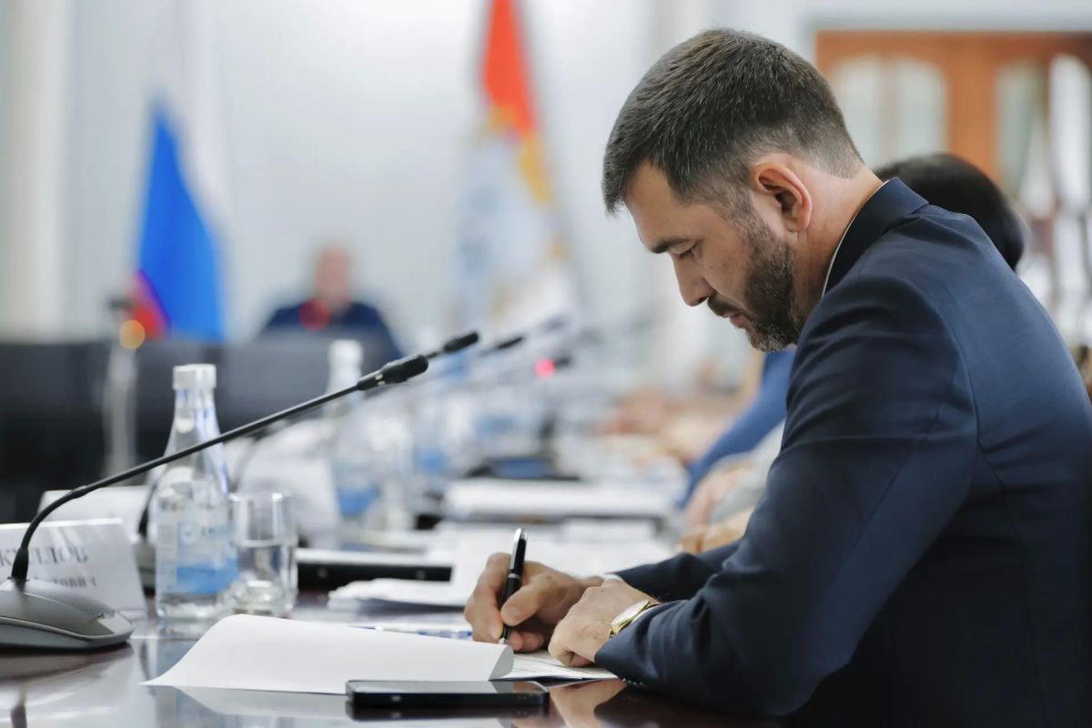 Вячеслав Федорищев: И еще по темам, которые сегодня обсуждали на оперативном совещании Вячеслав Федорищев: И еще по темам, которые сегодня обсуждали на оперативном совещании