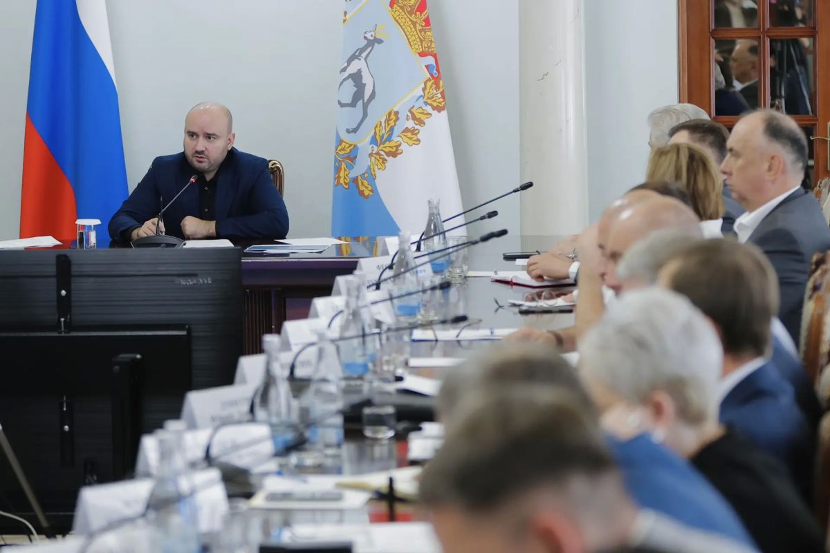 Вячеслав Федорищев: Еще одна тема оперативного совещания – качество воды на пляжах