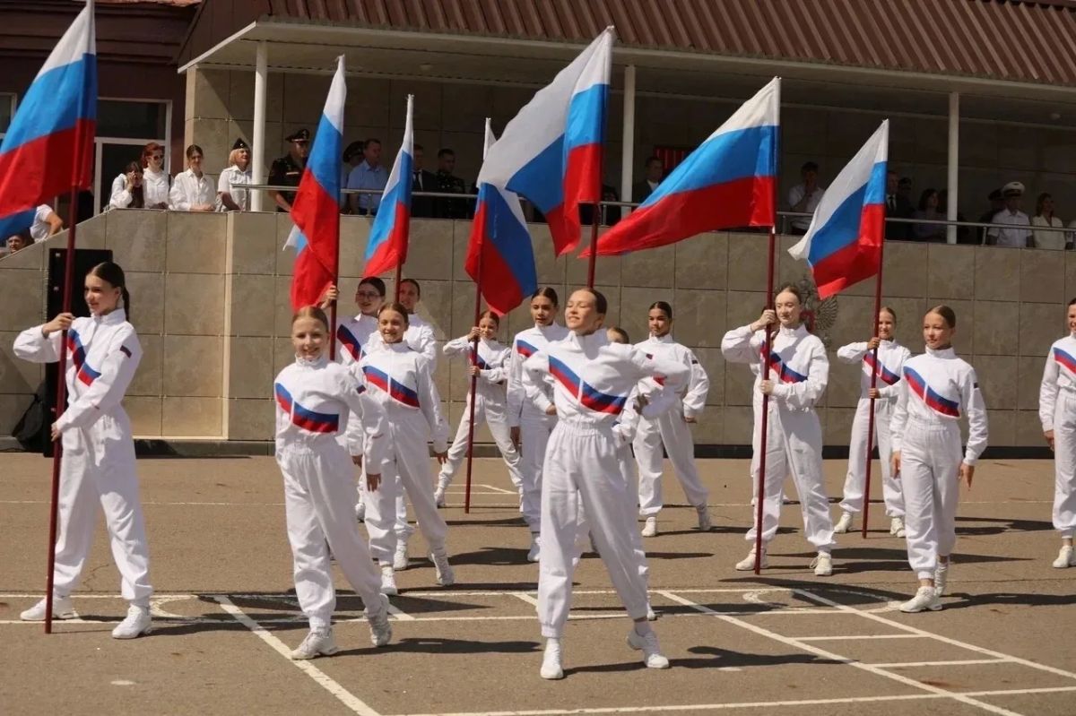 В Пензе состоялась торжественная церемония открытия Юнармейских военнопатриотических сборов «Гвардеец», которые проходят с 1 по 21 августа на базе Пензенского артиллерийского инженерного института имени генерала армии А.В.... В Пензе состоялась торжественная церемония открытия Юнармейских военнопатриотических сборов «Гвардеец», которые проходят с 1 по 21 августа на базе Пензенского артиллерийского инженерного института имени генерала армии А.В....