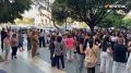 У здания правительства в Ереване проходит акция протеста родителей, чьи сыновья продолжают служить 2 года