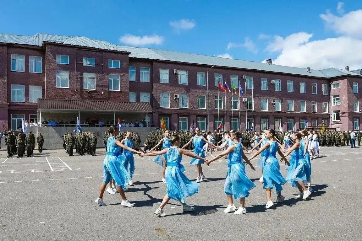 Школьники из Самары участвуют в военно-патриотических сборах ПФО «Гвардеец» Школьники из Самары участвуют в военно-патриотических сборах ПФО «Гвардеец»