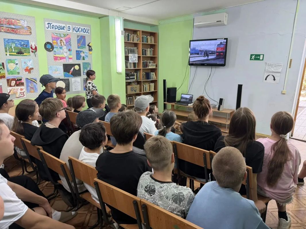 Сызранские транспортные полицейские присоединились к акции «Зарядка со стражем порядка» Сызранские транспортные полицейские присоединились к акции «Зарядка со стражем порядка»
