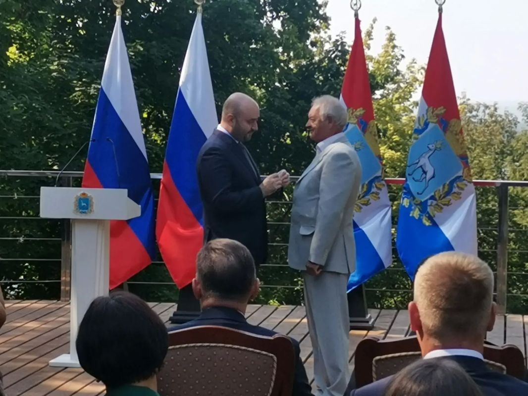 В эти минуты в Самаре проходит торжественная церемония награждения достойнейших представителей строительной отрасли В эти минуты в Самаре проходит торжественная церемония награждения достойнейших представителей строительной отрасли