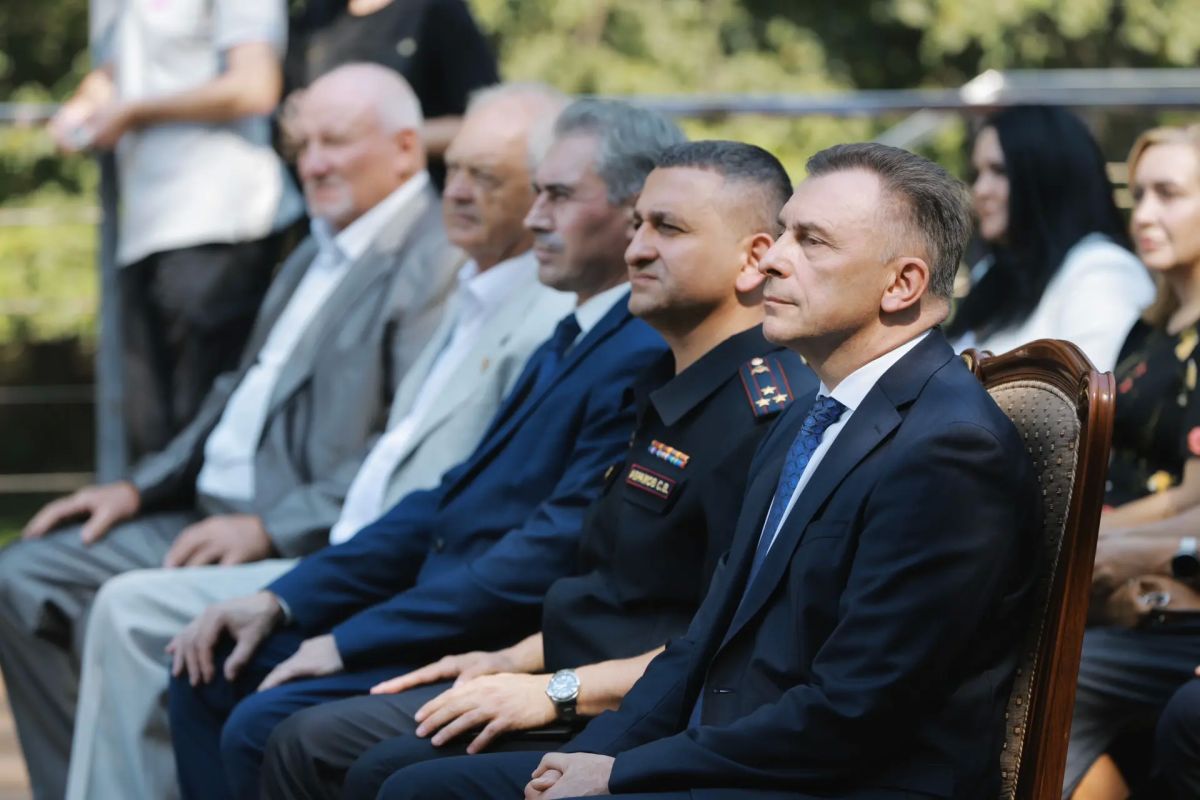 Вячеслав Федорищев: Учредил новый региональный знак «За вклад в развитие Самарской области» Вячеслав Федорищев: Учредил новый региональный знак «За вклад в развитие Самарской области»