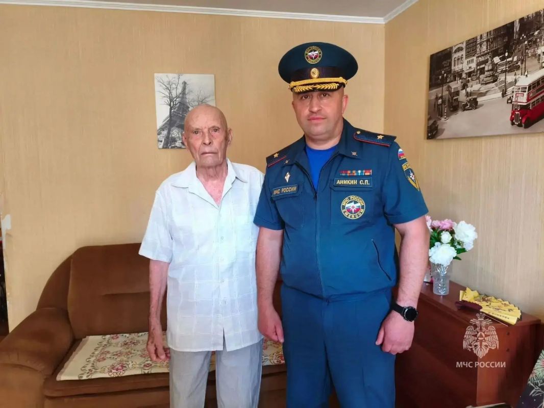 ВЕТЕРАНА ПОЗДРАВИЛИ С ЮБИЛЕЕМ ВЕТЕРАНА ПОЗДРАВИЛИ С ЮБИЛЕЕМ