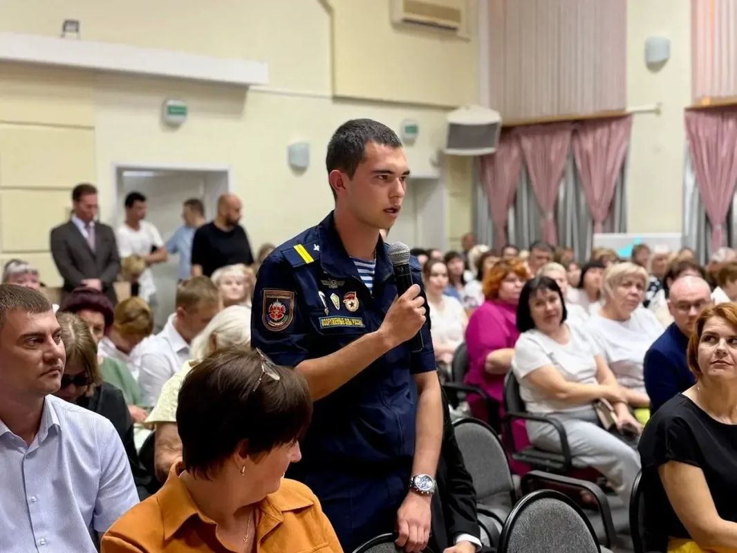 В Отрадном прошла стратегическая сессия «Помощь фронту и семьям участников СВО», объединившая 120 участников - ветеранов, бойцов, членов их семей, представителей общественных организаций и госструктур В Отрадном прошла стратегическая сессия «Помощь фронту и семьям участников СВО», объединившая 120 участников - ветеранов, бойцов, членов их семей, представителей общественных организаций и госструктур