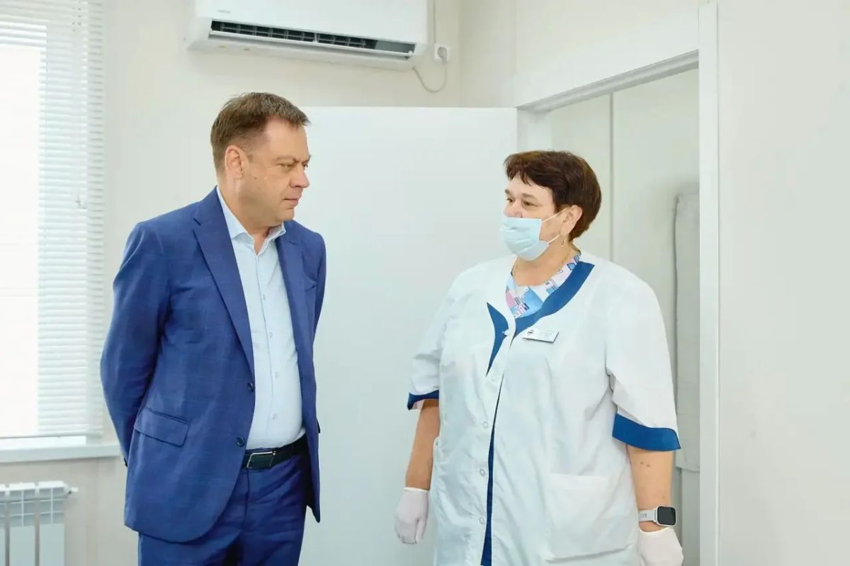 "Такие объекты — инвестиция в здоровье людей на местах": в селе Орловка работает современный офис врача общей практики "Такие объекты — инвестиция в здоровье людей на местах": в селе Орловка работает современный офис врача общей практики