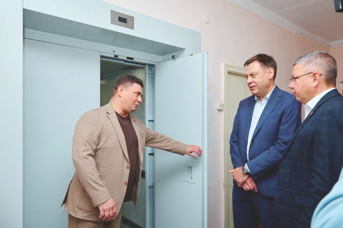 Новая женская консультация, современное оборудование и обновление объектов: в Кошкинском районе развивается медицина благодаря нацпроектам и поддержке правительства региона Новая женская консультация, современное оборудование и обновление объектов: в Кошкинском районе развивается медицина благодаря нацпроектам и поддержке правительства региона