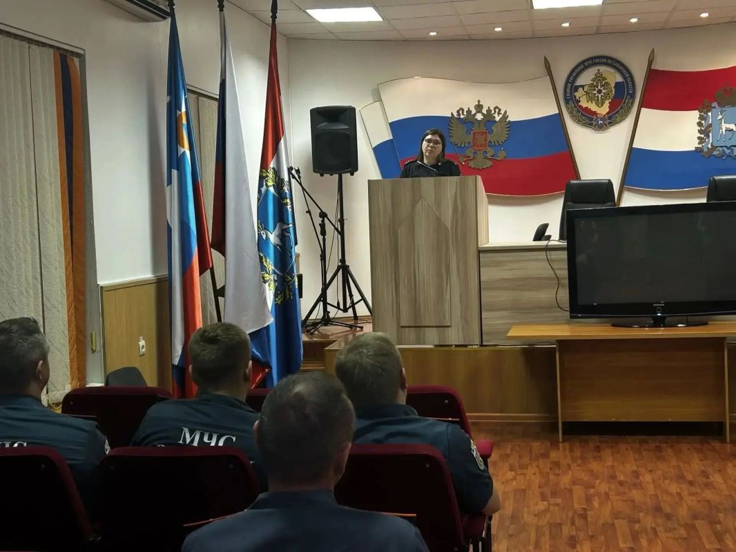 На служебной подготовке сотрудников МЧС России рассказали о важности выборов и безопасности на дорогах На служебной подготовке сотрудников МЧС России рассказали о важности выборов и безопасности на дорогах