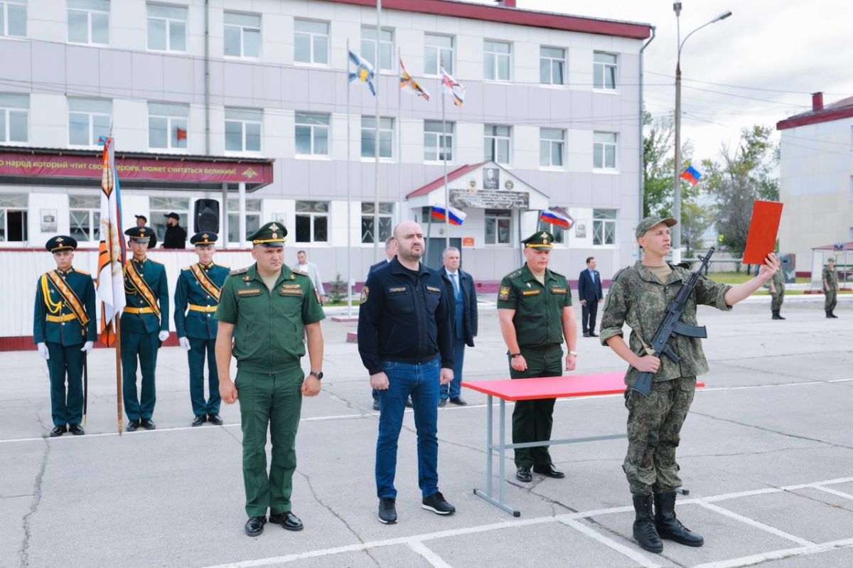 Вячеслав Федорищев: Сегодня новобранцы первого в нашем регионе научно-производственного подразделения Вооруженных сил РФ приняли присягу Вячеслав Федорищев: Сегодня новобранцы первого в нашем регионе научно-производственного подразделения Вооруженных сил РФ приняли присягу