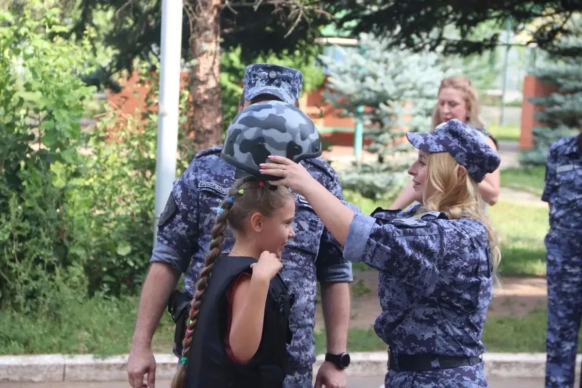 В Самарской области продолжается ведомственная акция «Каникулы с Росгвардией» В Самарской области продолжается ведомственная акция «Каникулы с Росгвардией»