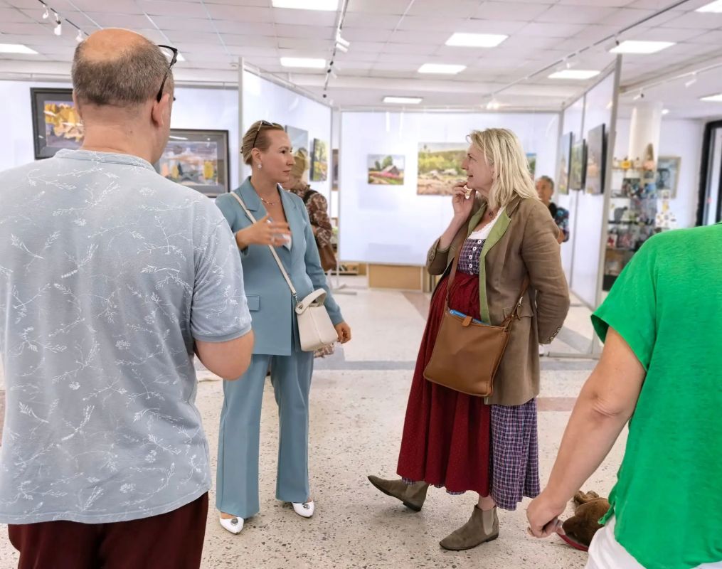 Экс-глава МИД Австрии Карин Кнайсль посетила выставку «Русский север» в Самаре Экс-глава МИД Австрии Карин Кнайсль посетила выставку «Русский север» в Самаре