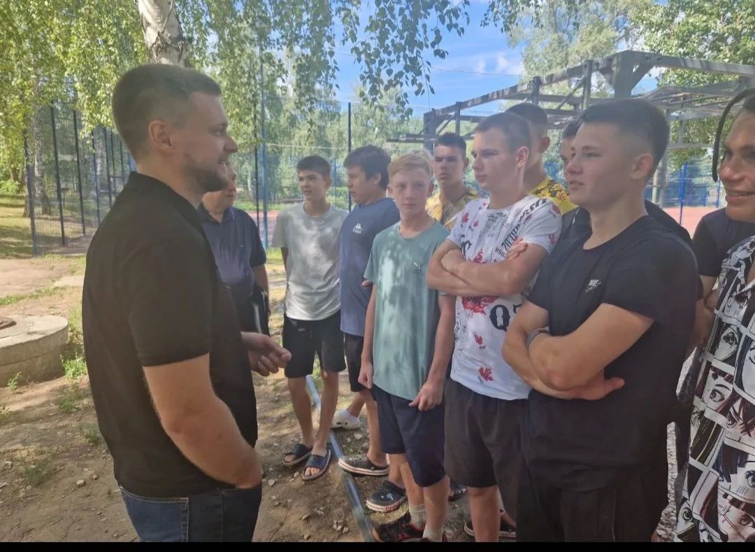 В Тольятти полицейские в рамках Всероссийской акции «Каникулы с общественным советом» провели беседу в детском оздоровительном лагере В Тольятти полицейские в рамках Всероссийской акции «Каникулы с общественным советом» провели беседу в детском оздоровительном лагере