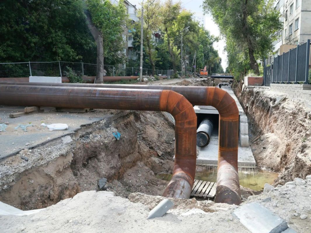 Работы по замене теплотрассы и водопровода на ул. Николая Панова выполнены на 50% Работы по замене теплотрассы и водопровода на ул. Николая Панова выполнены на 50%