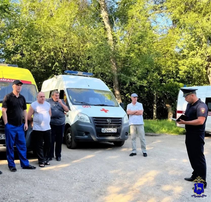 В Новокуйбышевске сотрудники Госавтоинспекции встретились с водителями скорой медицинской помощи