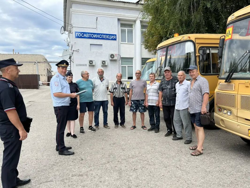 В Новокуйбышевске прошёл смотр школьных автобусов В Новокуйбышевске прошёл смотр школьных автобусов