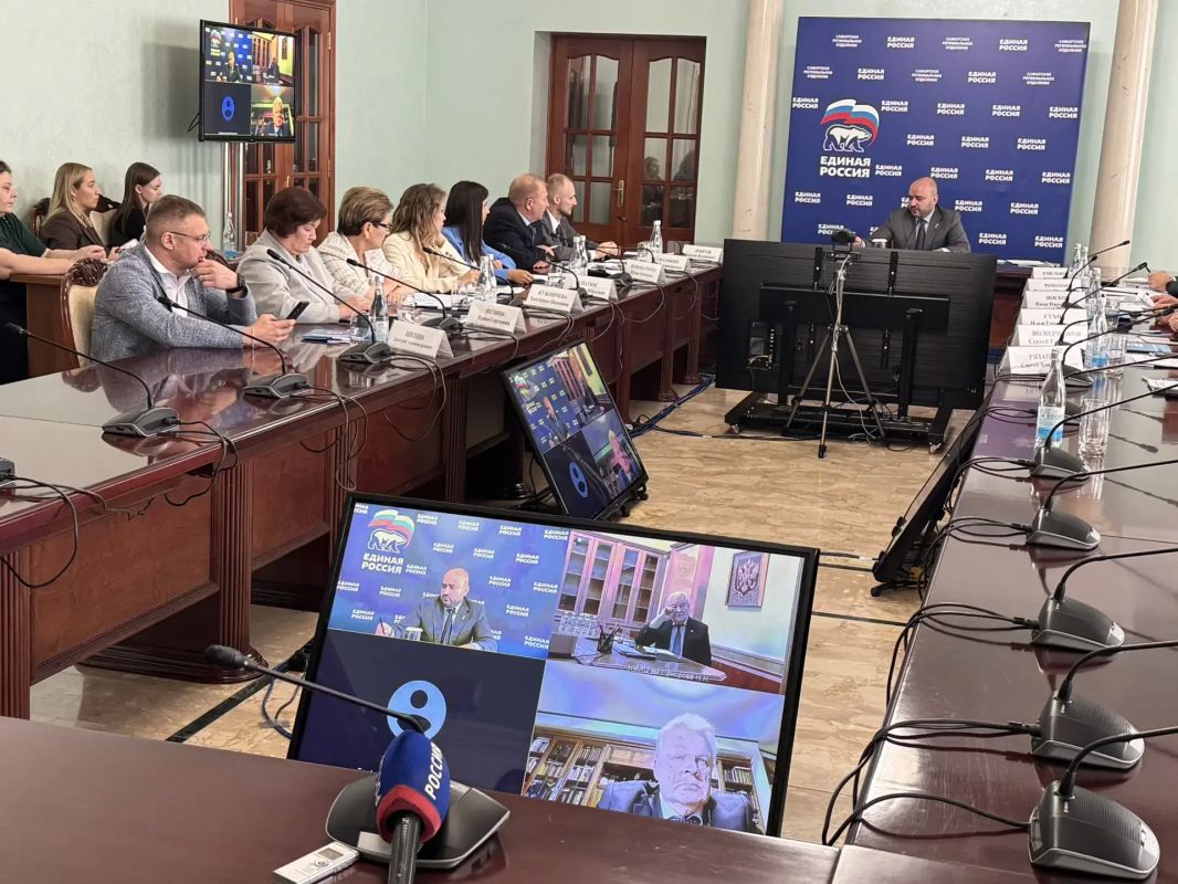 На расширенном заседании Президиума регионального политсовета «Единой России» обсудили программу, с которой партия идет на выборы в Самарскую Губернскую Думу На расширенном заседании Президиума регионального политсовета «Единой России» обсудили программу, с которой партия идет на выборы в Самарскую Губернскую Думу