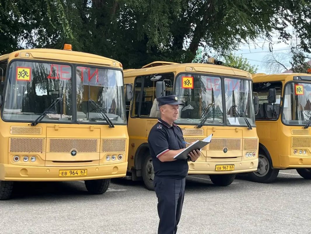 В Новокуйбышевске прошёл смотр школьных автобусов В Новокуйбышевске прошёл смотр школьных автобусов