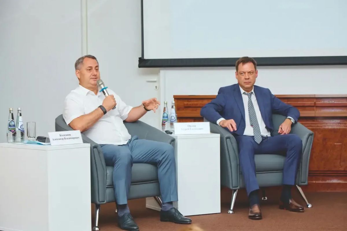 Молодой специалист набирается опыта под контролем наставника: в Самарской области развивается система наставничества Молодой специалист набирается опыта под контролем наставника: в Самарской области развивается система наставничества