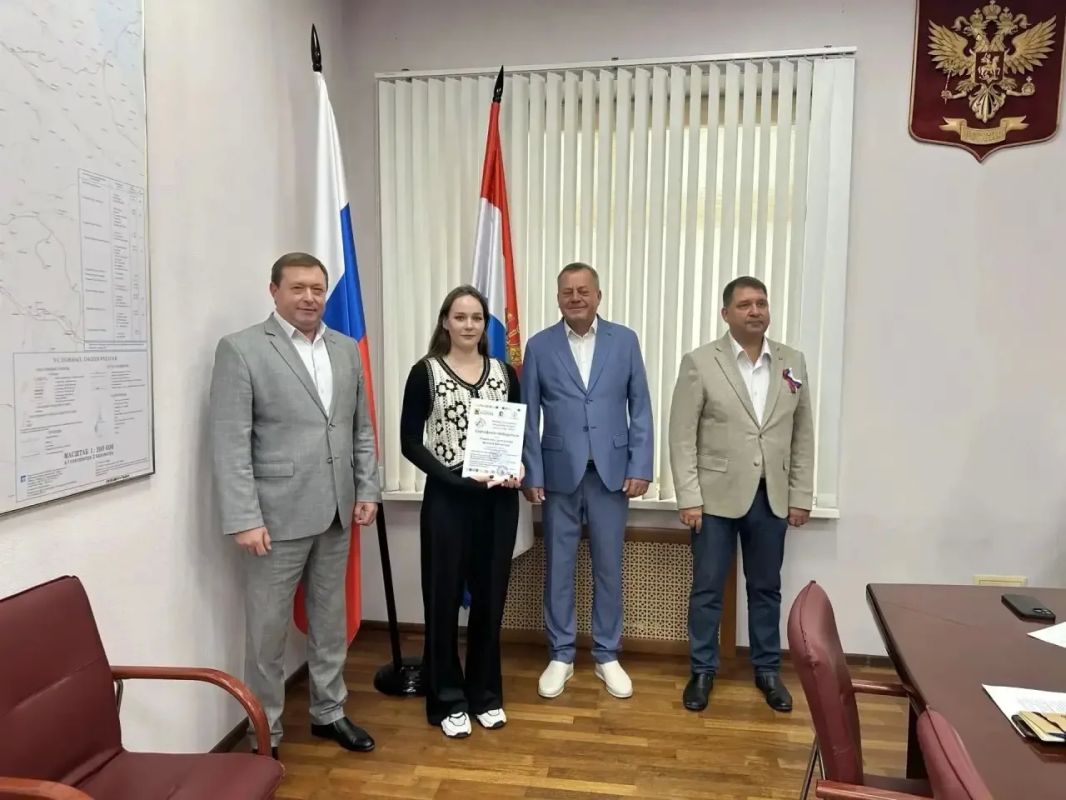 В Сызрани наградили победителей Конкурса социальных инициатив по месту жительства В Сызрани наградили победителей Конкурса социальных инициатив по месту жительства