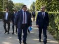 Глава региона осмотрел благоустроенную территорию улицы Комсомольской в Чапаевске — на участке от Железнодорожной улицы до храма Сергия Радонежского