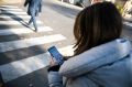 В Италии отвлекающихся на телефон пешеходов будут штрафовать на 75 евро