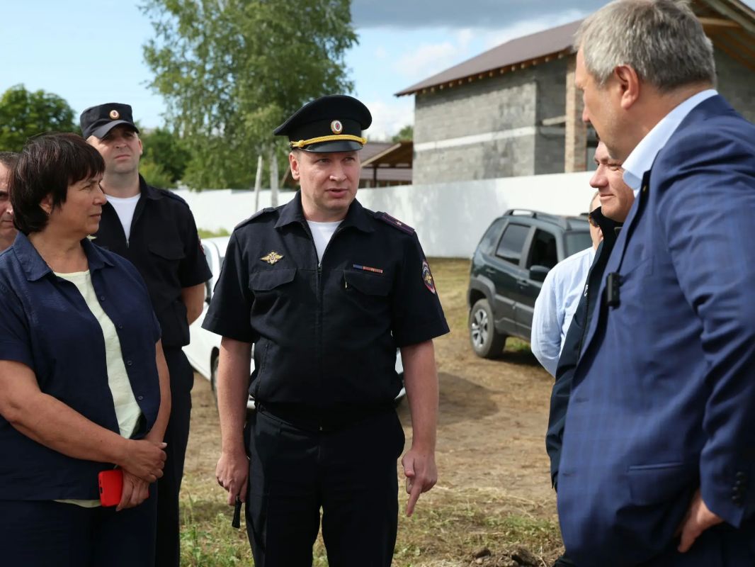 Иван Носков: Проверил, как ведется обустройство центральной дороги микрорайона Орловского Иван Носков: Проверил, как ведется обустройство центральной дороги микрорайона Орловского