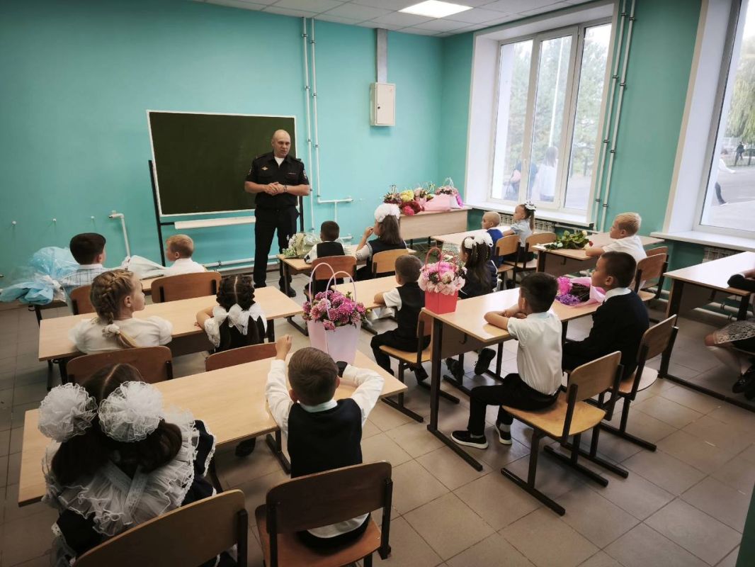 Уроки безопасности в школах с участием руководителей Госавтоинспекции Уроки безопасности в школах с участием руководителей Госавтоинспекции